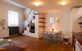 Rimska Apartments Tour As Ljubljana